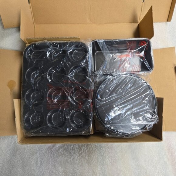 NIB 9 Piece Quantum 2 Bakeware Professional Quality Non-Stick Steel Set - Picture 4 of 4